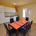 Apartmani Simetin Apartman *