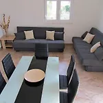 Apartmani Simetin Apartman *